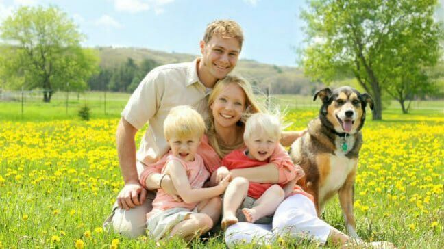 A Guide To The Pros And Cons Of Delaying Or Skipping Traditional Family Life