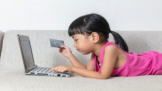 Parents Giving Kids Credit Cards-The Good, The Bad, And The Ugly - Money Under 30