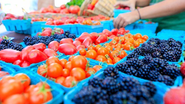 How I Use Local Farms To Slash My Food Bill - Farmers' markets