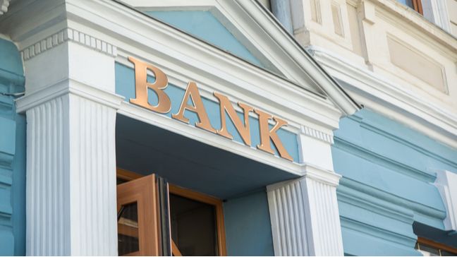 Online Banking Vs. Traditional Banking - Which Is Better For You?