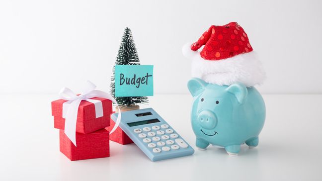 How To Show Loved Ones You Care This Christmas: Balancing COVID-19 And Your Budget - Sticking to a budget