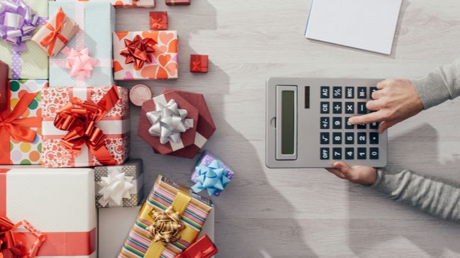 How To Budget For Holiday Shopping If You Haven't Saved For Gifts (REWRITE) - Set a limit
