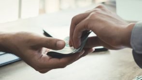 Need Cash, But Don’t Have Credit? Here’s What You Should Know About No-Credit-Check Loans